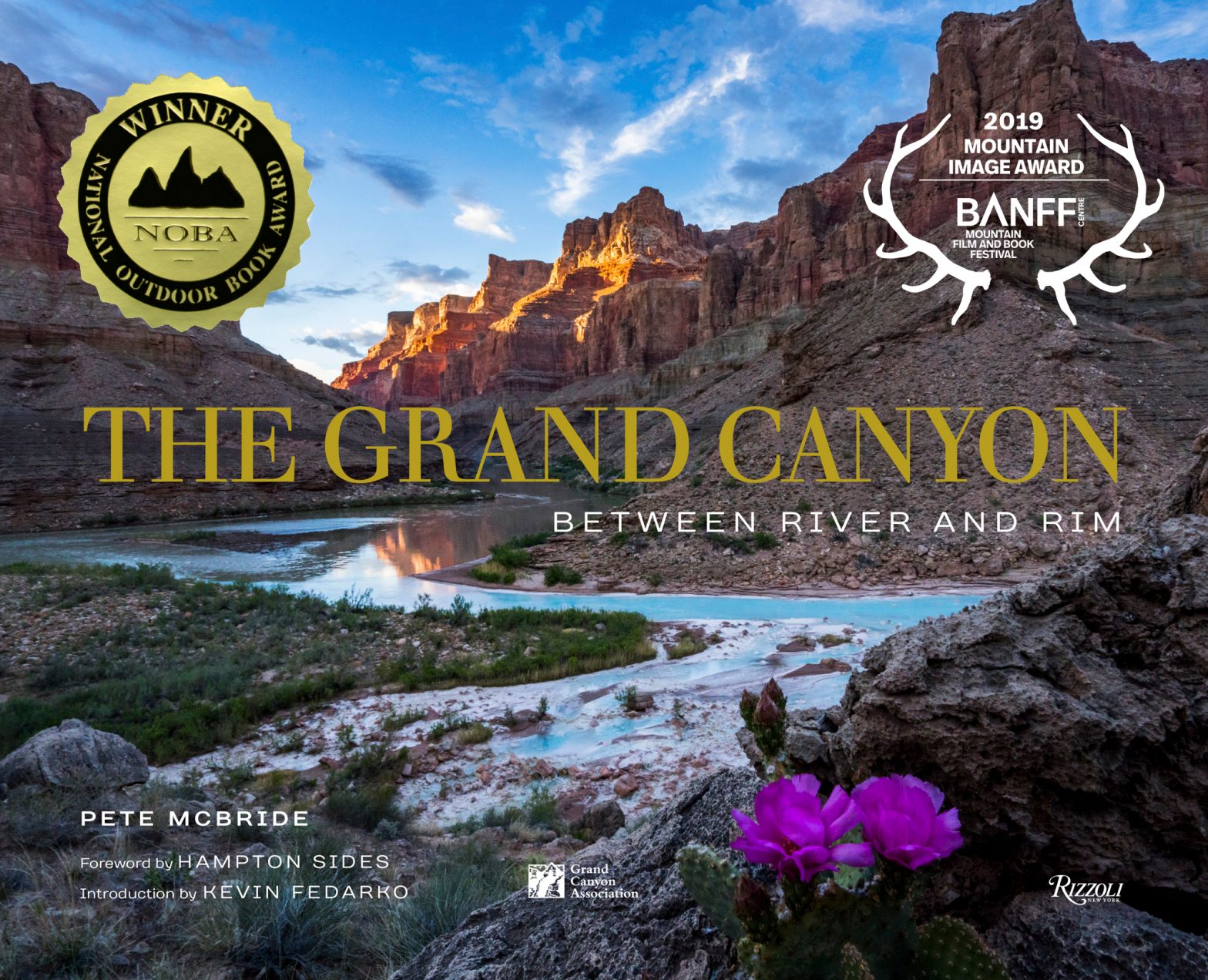 The cover of The Grand Canyon: Between River and Rim book
